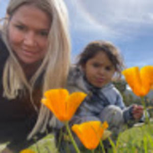 Meet your Posher, Caitlin